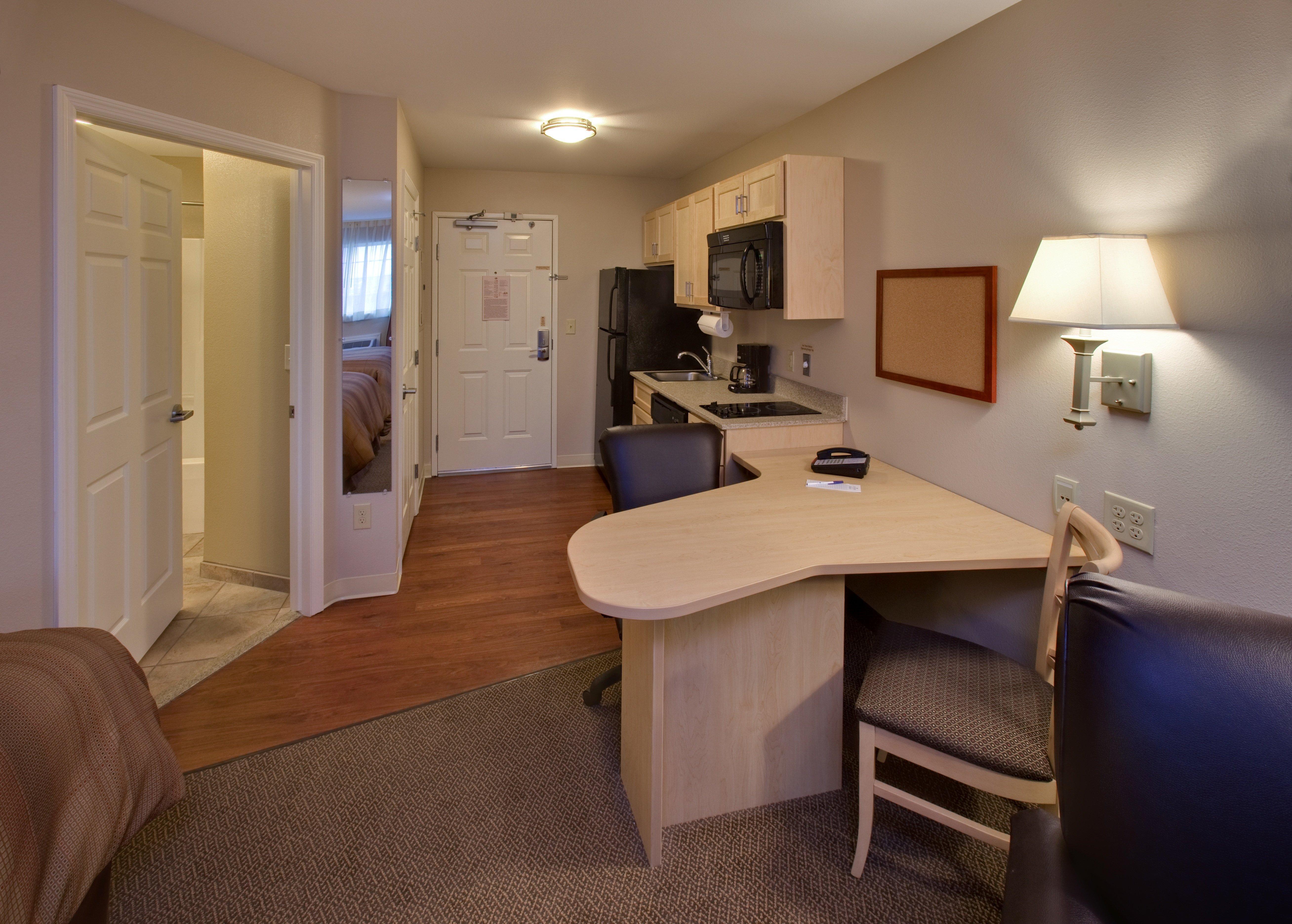 Candlewood Suites Minot By Ihg Room photo