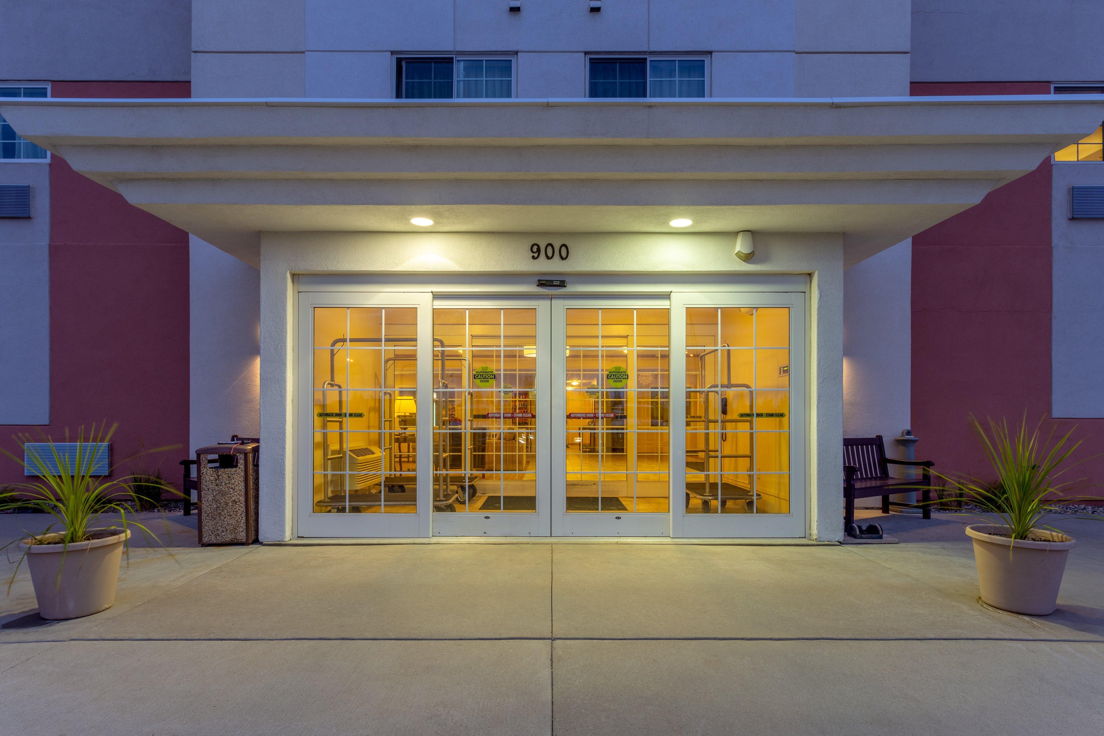 Candlewood Suites Minot By Ihg Exterior photo