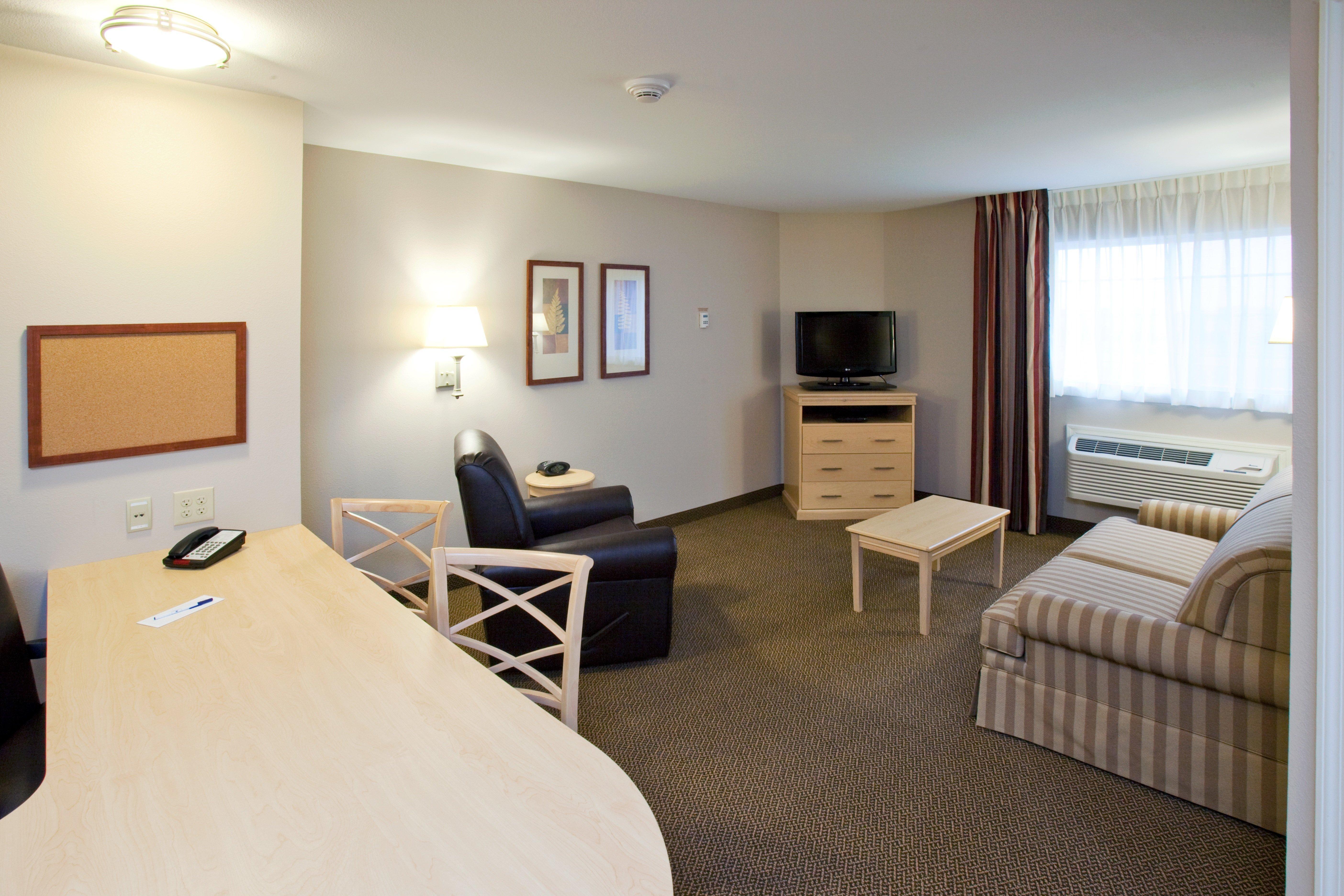 Candlewood Suites Minot By Ihg Room photo